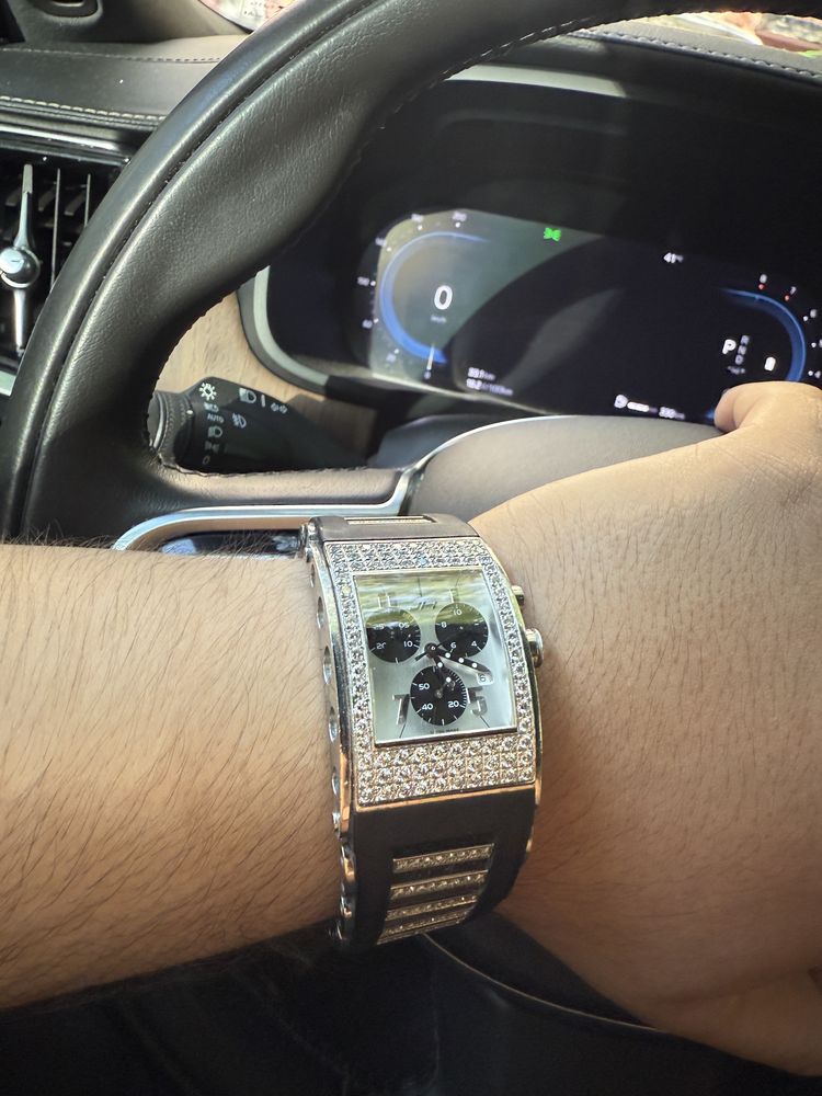 Часы Jorg Hysek Diamond Chronograph