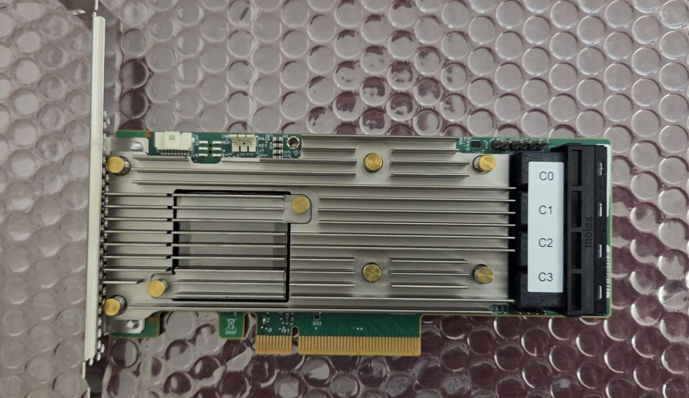 Adaptor RAID Broadcom MegaRAID 9460-16i 12Gb/s Dell 042PDX