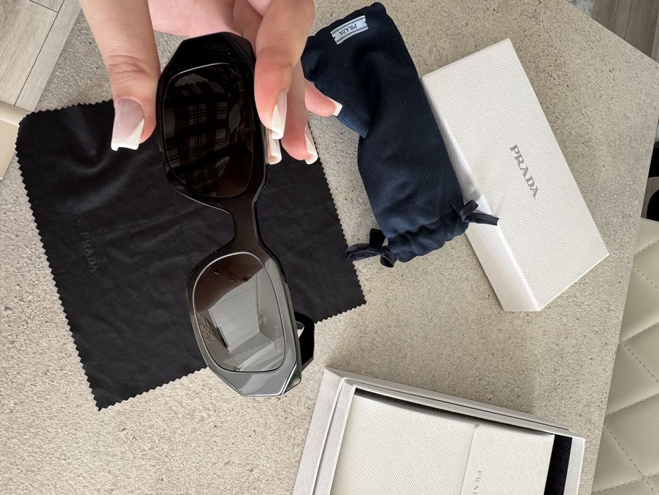 Ochelari de soare prada