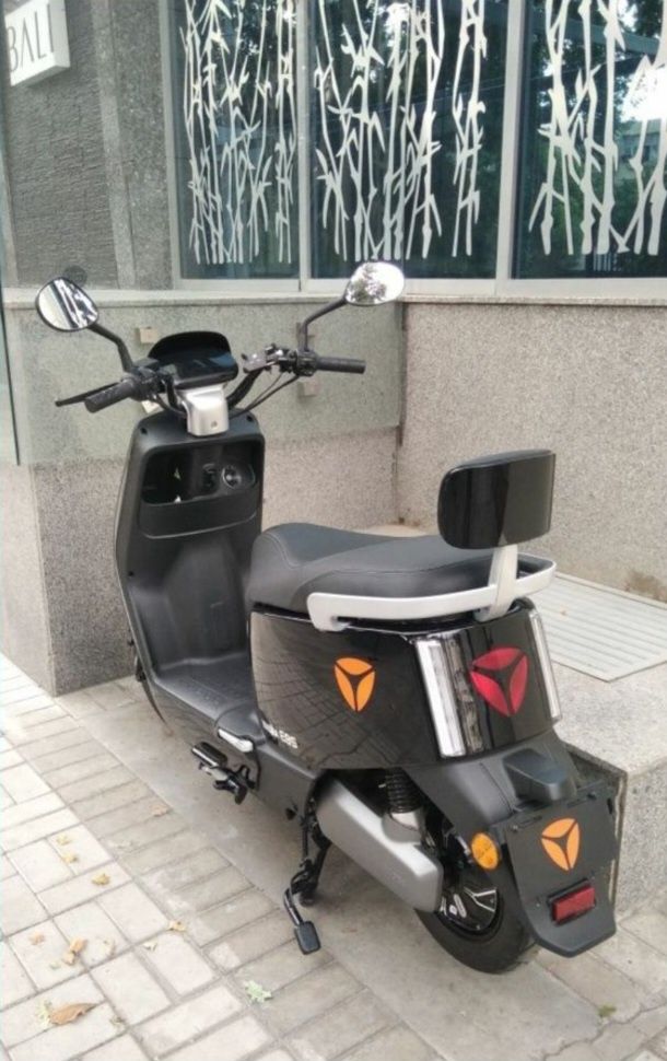 Продаётся Скутер Yadea