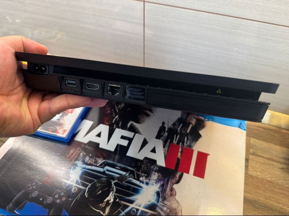 Player Station 4 Slim/ 1 TB. Ediție Specială  Mafia III