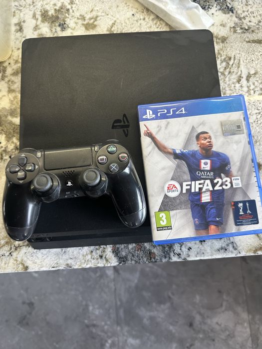 Playstation 4 с един джойстик и fifa 23