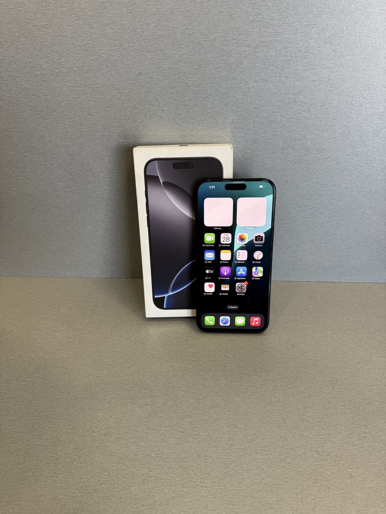 Продавам отличен iPhone 16 PRO MAX