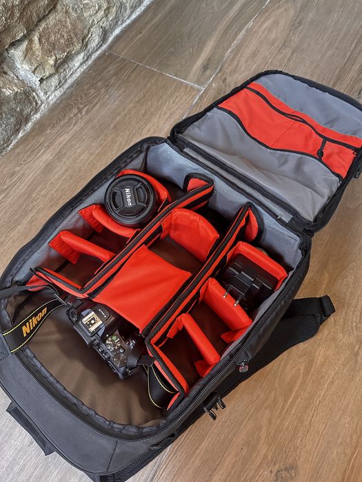 Nikon D5600 с два обектива и пълен комплект аксесоари