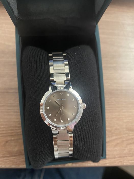 Женские наручные часы НОВЫЕ