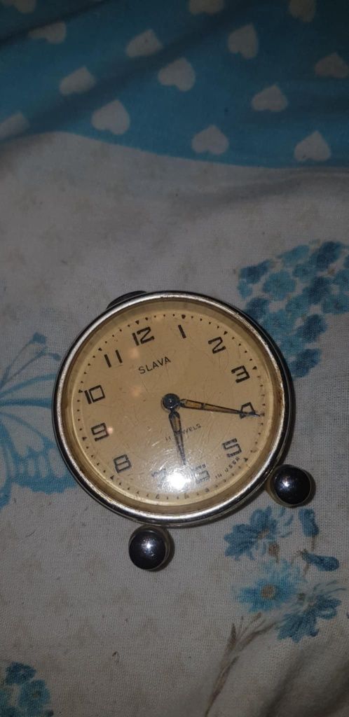 Ceas mecanic de masa slava , nu merge , un arc  ok  40lei fix