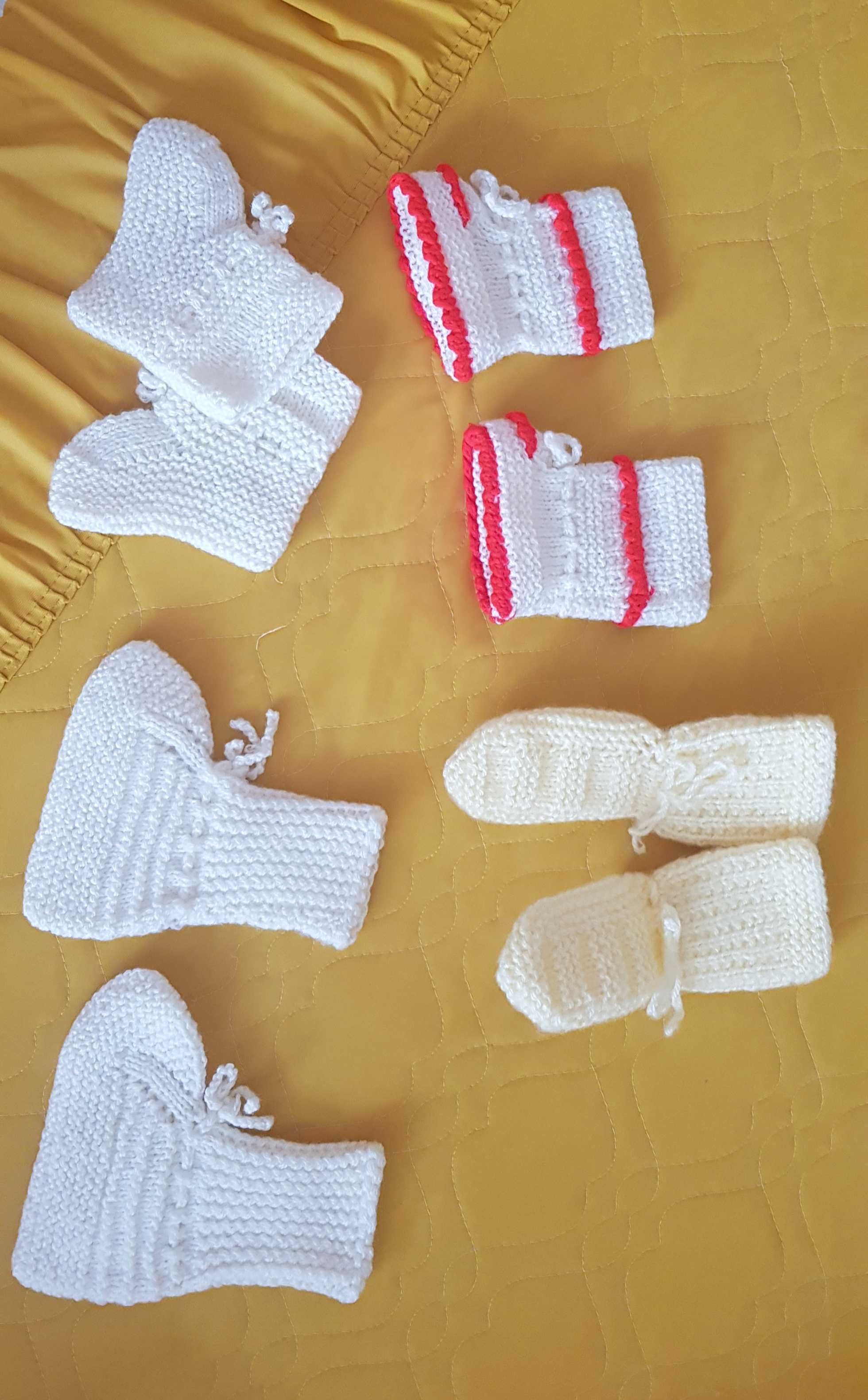 Плетени жилетки и терлици за бебе момиче
