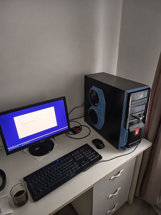 Monitor+ PC/calculator Intel i5 650, 8 GB,  240 gb