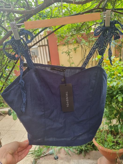 Top scurt nou cu eticheta Trendyol