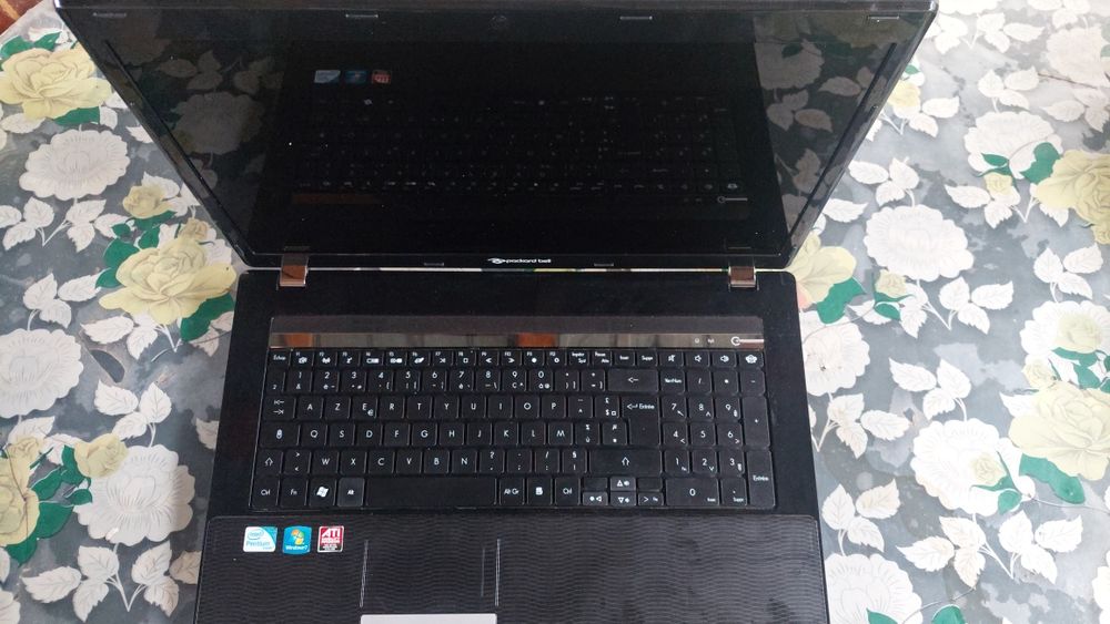 Laptop Packard Bell i3