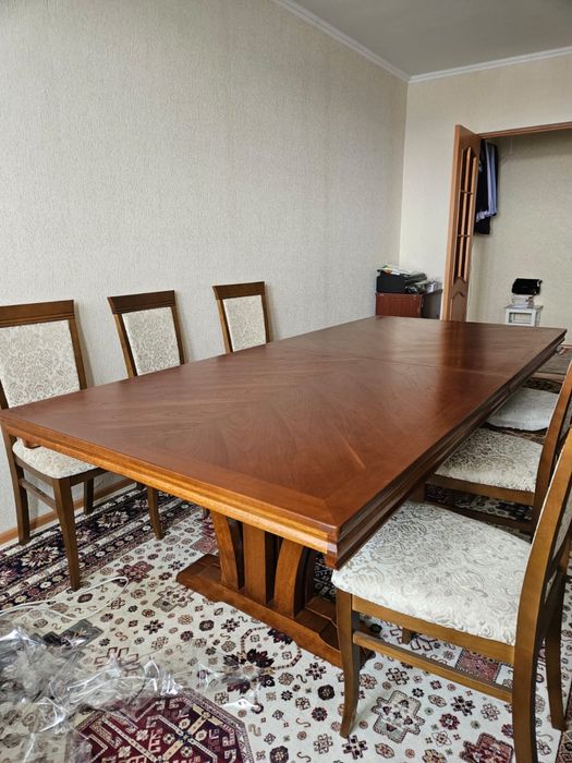 продам стол в гостиную