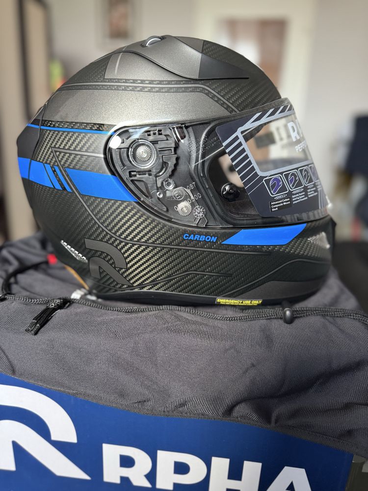 Продавам чисто нова мото каска HJC RPHA 11 carbon размер S