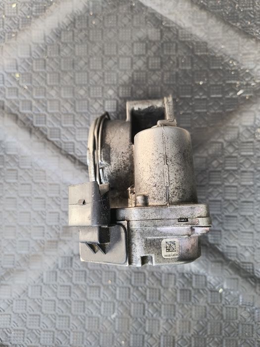 Дросел клапа за AUDI VW 1.9 2.0 TDI (2004 - 2008)