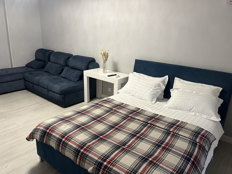 Продам кровать и диван модульный можно убрать и добавлять части