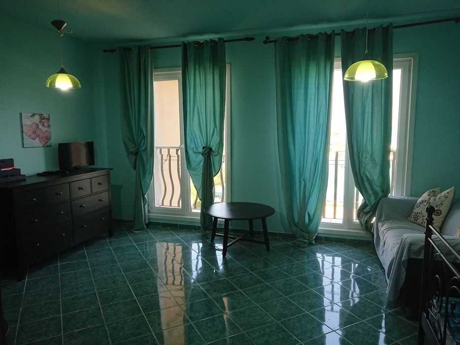 Închiriez/vând garsonieră MARE în Cosmopolis