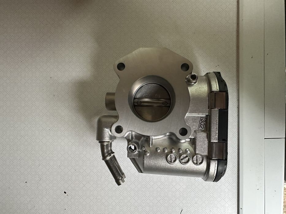 Дроселова клапа BOSCH