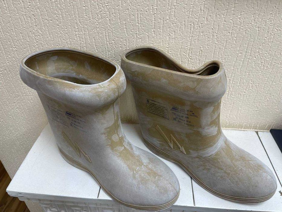 Диэлектрические боты, Диэлектрические перчатки, Диэлектрические ковры