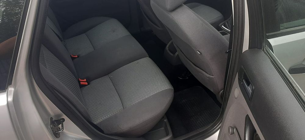 Ford Focus 2006 1.6 Benzină