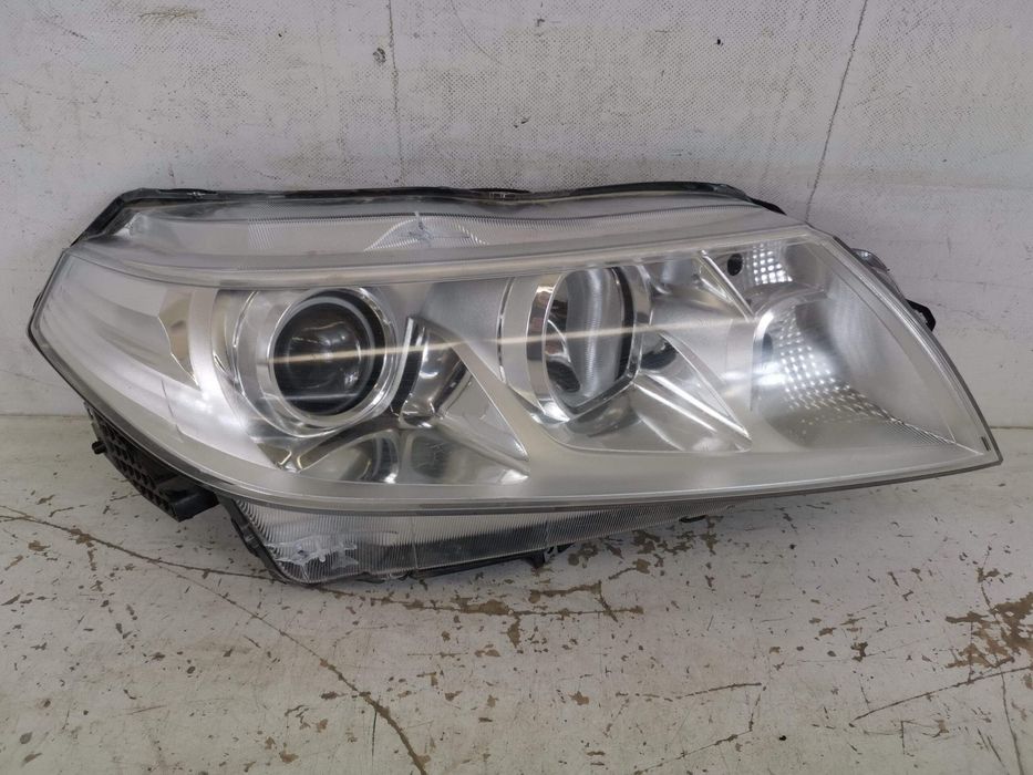 Десен фар с халоген Suzuki Vitara 2 [ - ] Оригинален, повреден Desен f