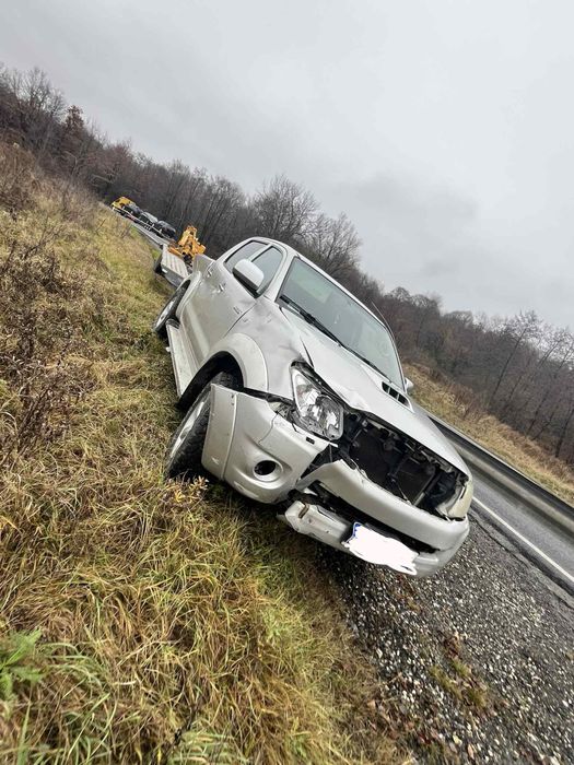 Toyota hilux avariată