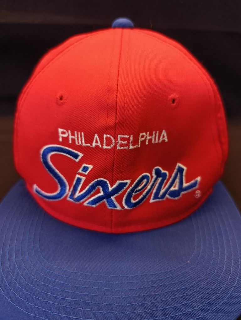 Шапка на Philadelphia Sixers