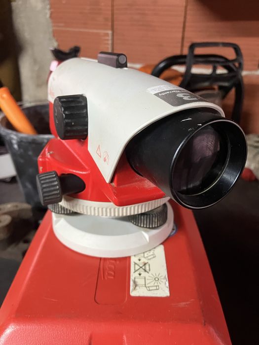 Leica NA728 теодолит