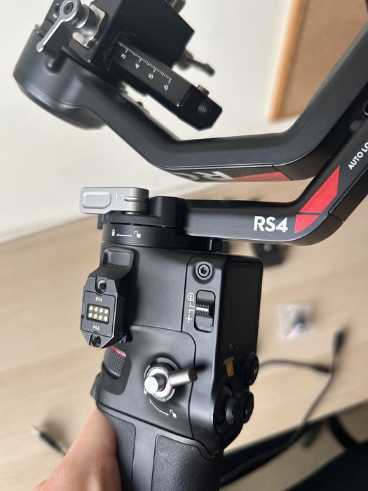 Гимбъл DJI RS 4 в Гаранция!