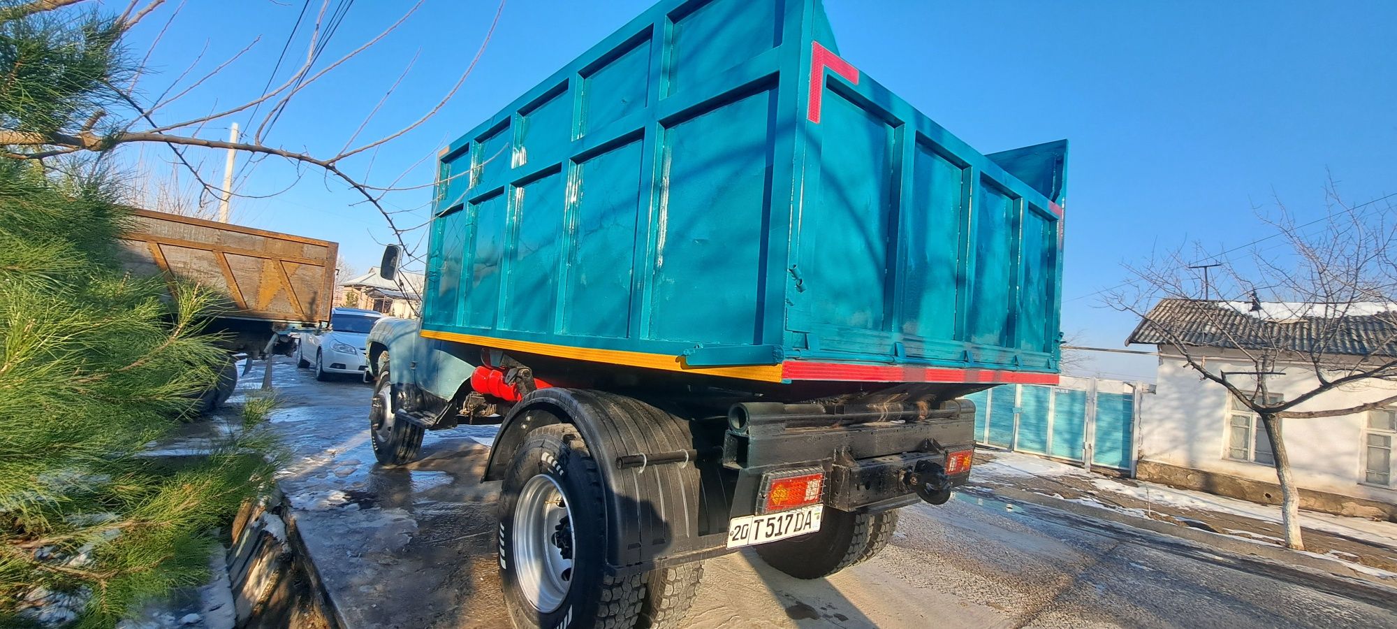 Zil mator karopka ural noʻldan yangi qilingan