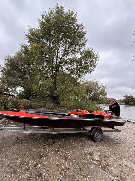 Eiminator Dytona 21 ft Racing boat