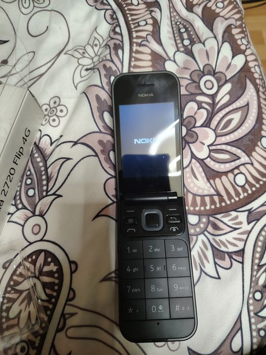 Telefon Nokia cu clapa nou