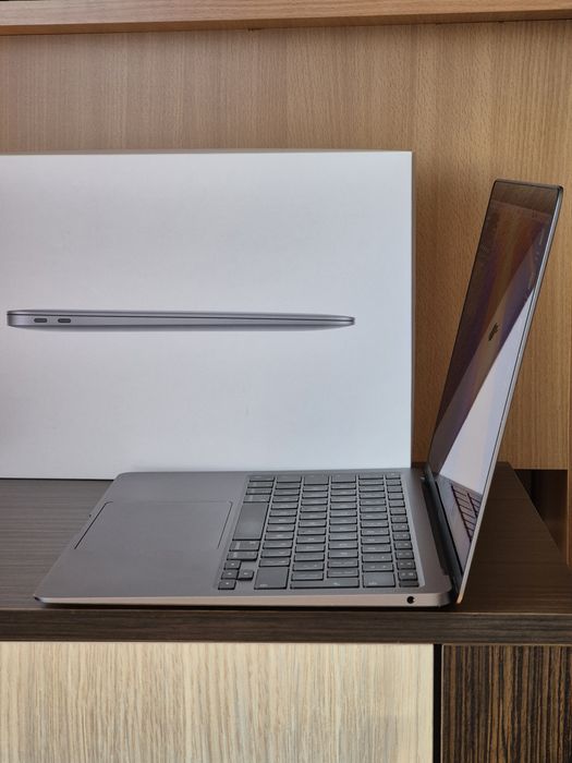 MacBook Air M1 2020, Space Grey, 8GB RAM, 256 SSD