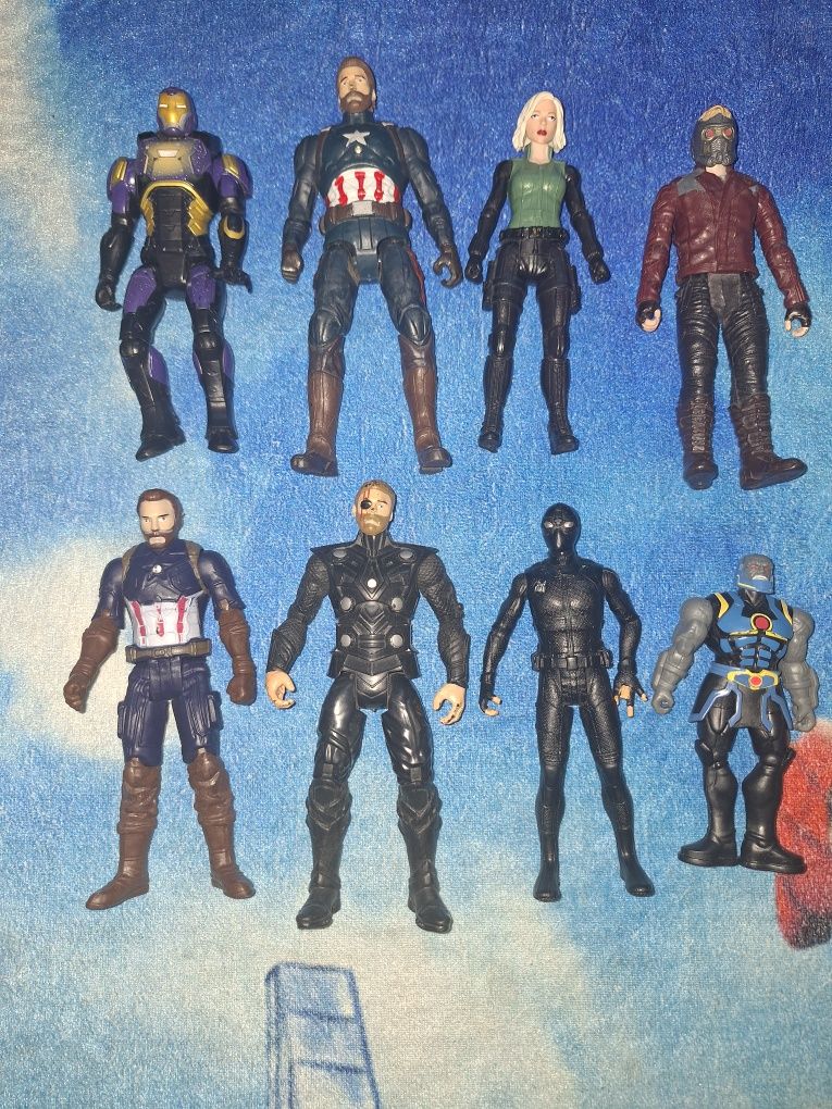 Supereroi figurine Marvel și Ben 10