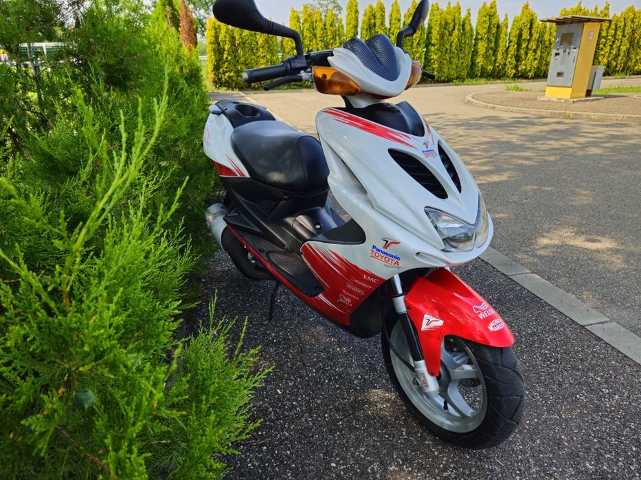 Scooter Yamaha Aerox 50 cm condiție unicat !