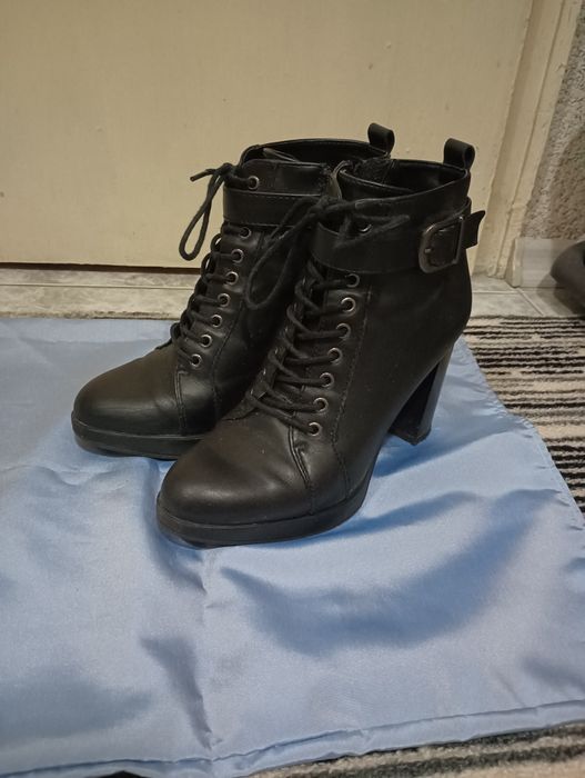 Елегантни дамски боти размер 37