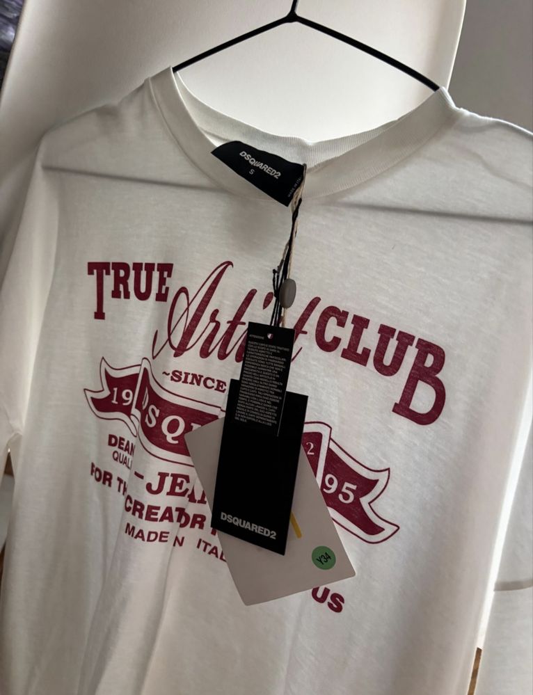 Дамска тениска оригинална Dsquared