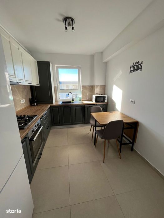 De închiriat apartament 2 camere zona Coresi, Tractorul