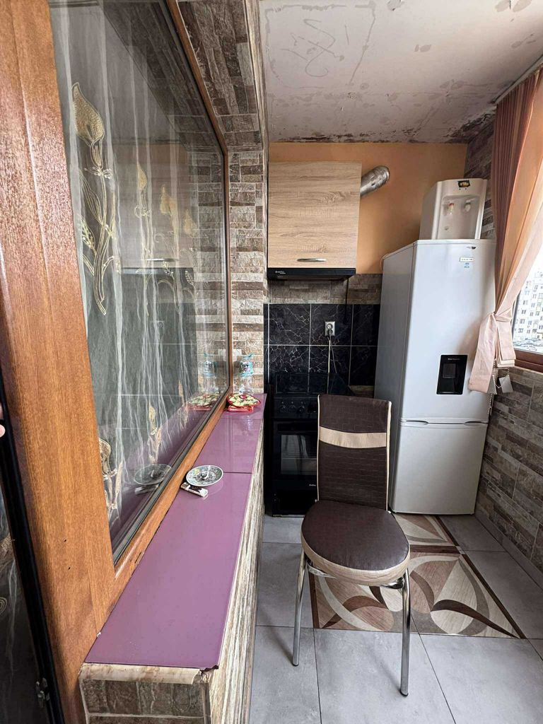 Продава се Тристаен апартамент в Казанлък - 68 кв.м за 885 €/кв.м - Снимка #3