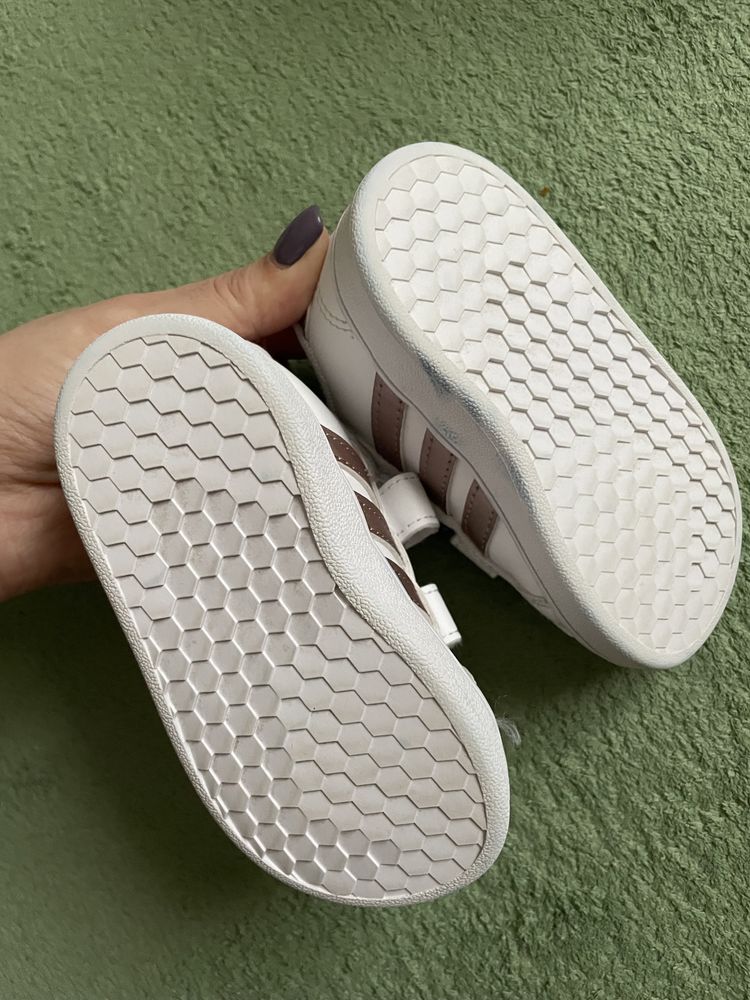 Бели кецове Adidas/Адидас, размер 20