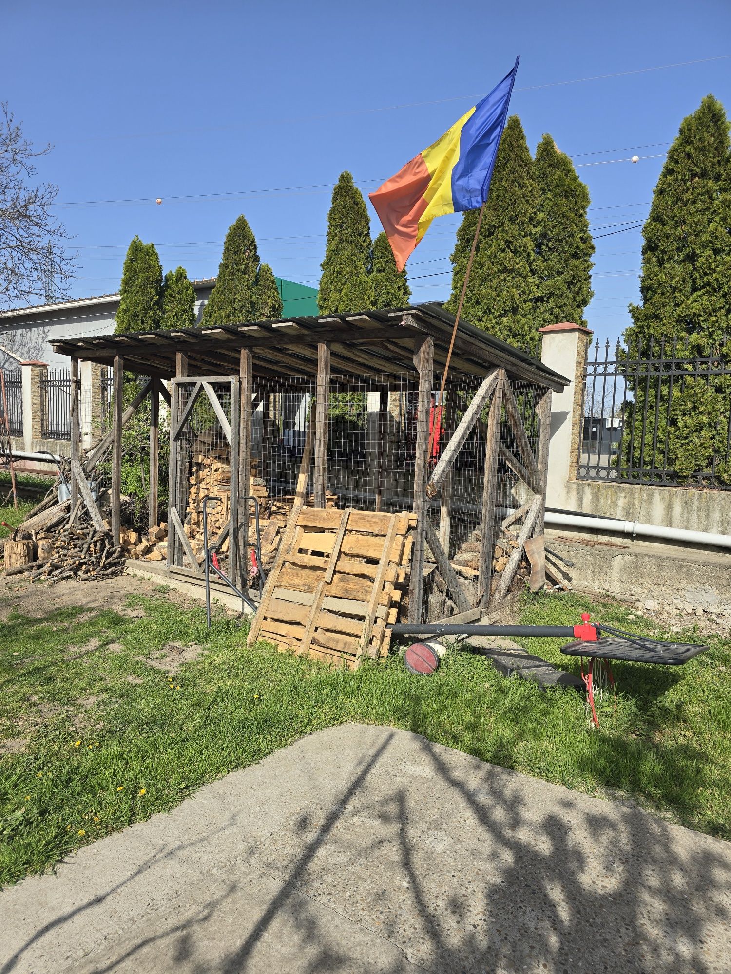 Vând casa Smardan