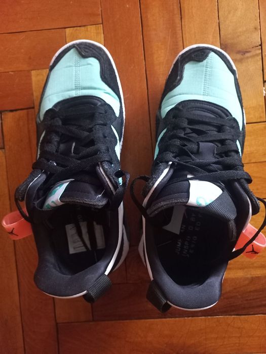 Продавам Jordan MA2