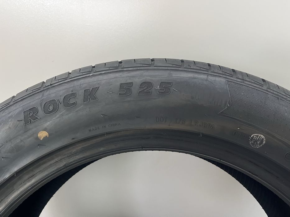 Летни гуми 235/55/19 Rockblade