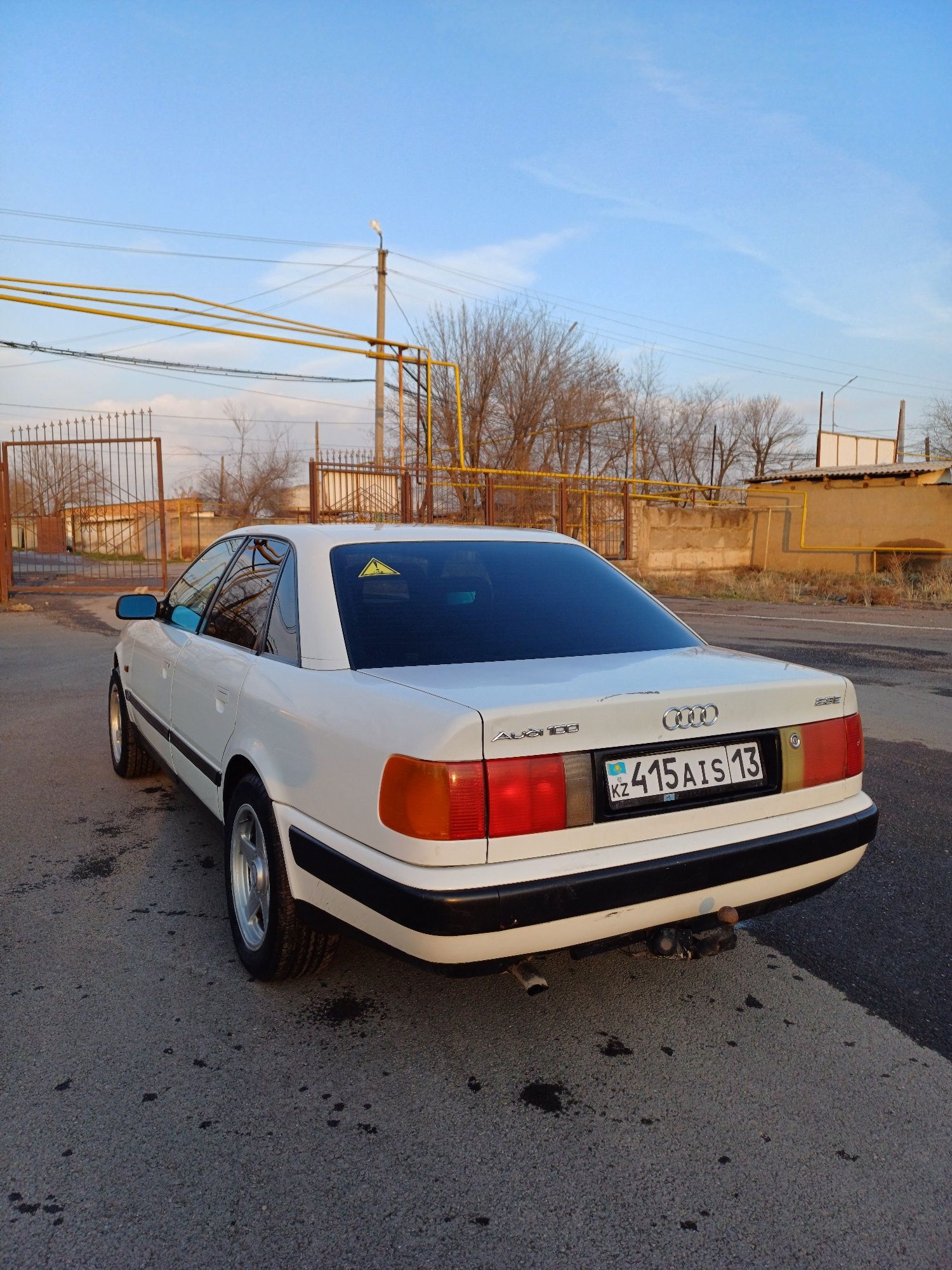 Audi 100 C, 2.3  Газ-бензин