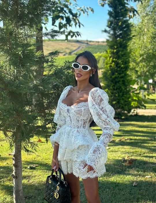 White muse романтична дантелена рокля