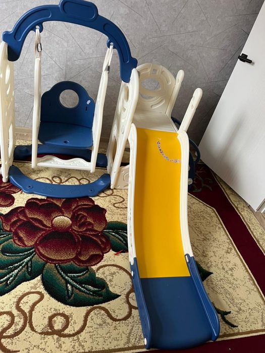 Горка игровая, качеля в отличном состаяний