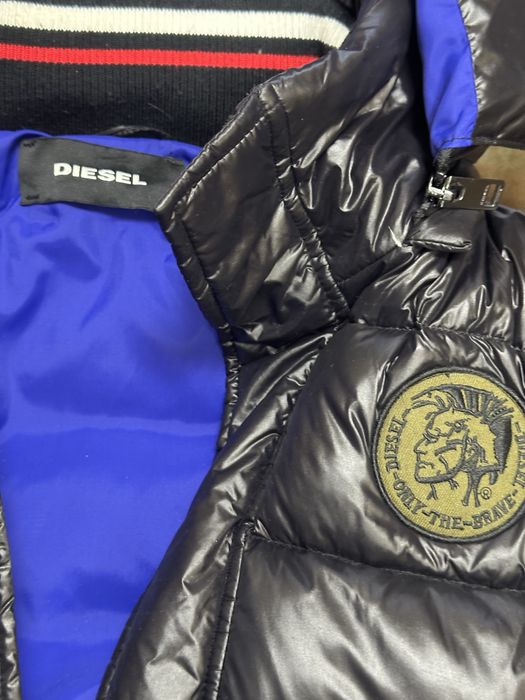 Geaca puf Diesel S. Mentionez ca geaca este umpluta cu puf