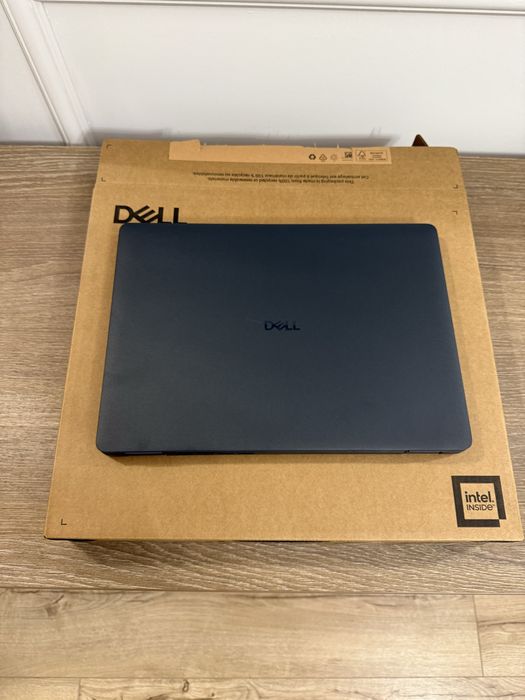 Vând laptop NOU SIGILAT Dell Pro 14 (PC14250) PRET EMAG 7300 lei