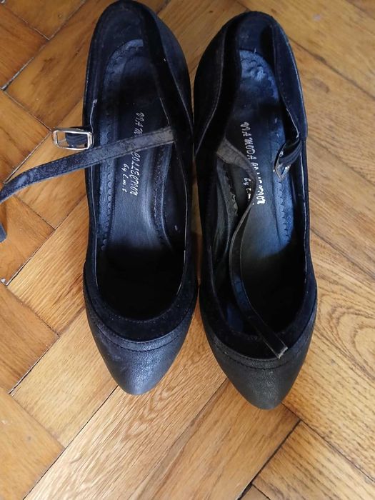 Vând sandale bej și  pantofi negri mărimea 37