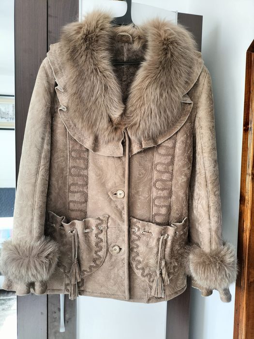 Cojoc din piele de oaie culoare bej