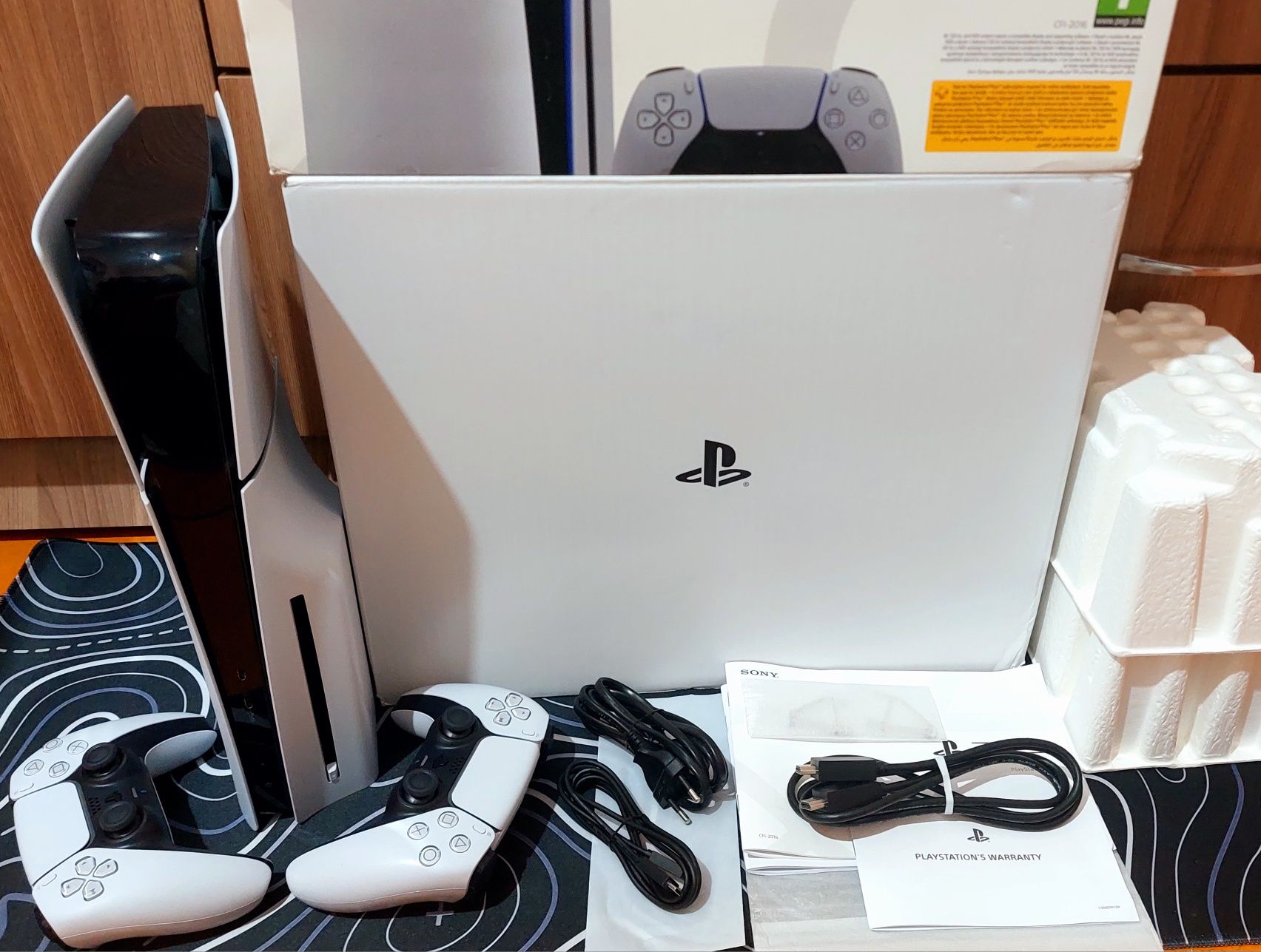 Ps 5 slim 1tb 2 дж 6 игры! Топ комплект!