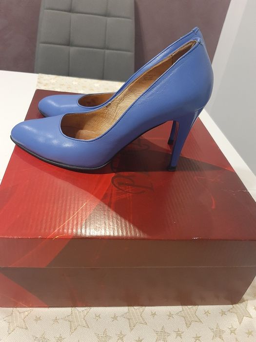 Vand pantofi stiletto piele,marimea 36